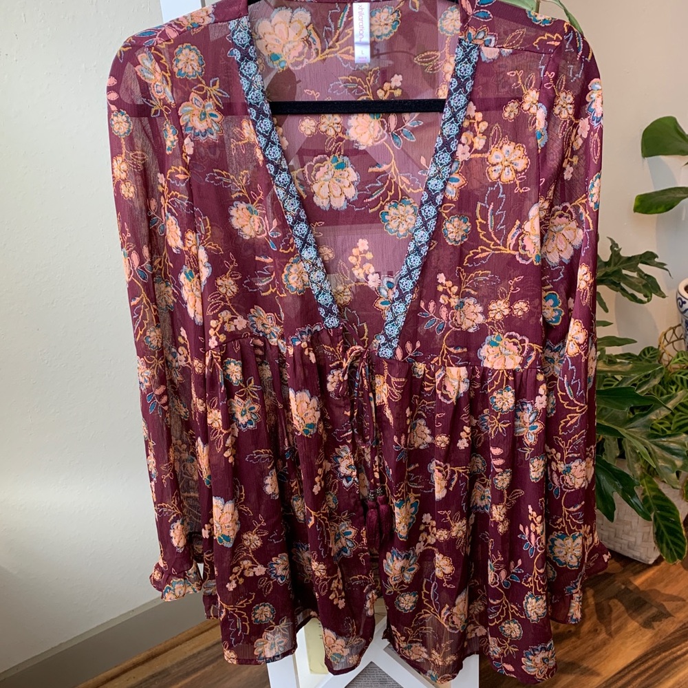 Pretty maroon & floral kimono wrap with front tie